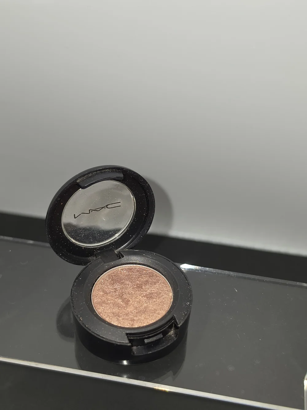 DISCONTINUED MAC EYESHADOW- 